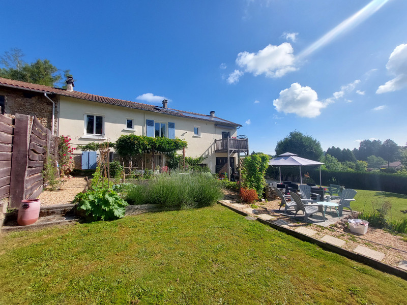 French property for sale in Saint-Mathieu, Haute-Vienne - &#8364;183,600 - photo 2