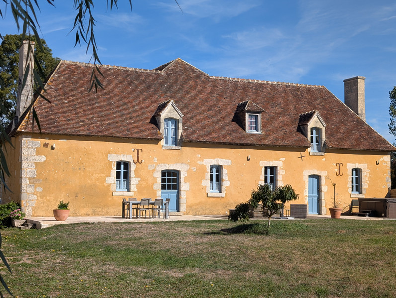 French property for sale in Cour-Maugis sur Huisne, Orne - €780,000 - photo 0