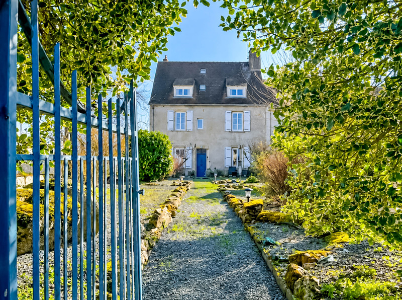 Propriété à vendre à Châtelus-Malvaleix, Creuse - 210 000 €