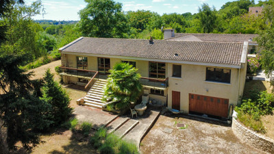 Maison à vendre à Civray, Vienne, Poitou-Charentes, avec Leggett Immobilier