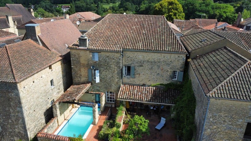 Maison à vendre à Villefranche-du-Périgord, Dordogne - 375.000 € - photo 1