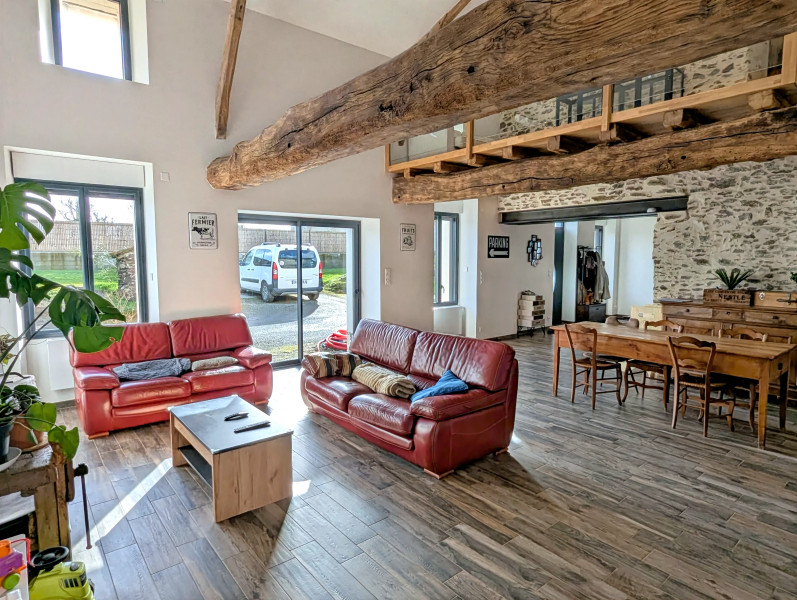 French property for sale in Montrevault-sur-Èvre, Maine-et-Loire - €329,950 - photo 3