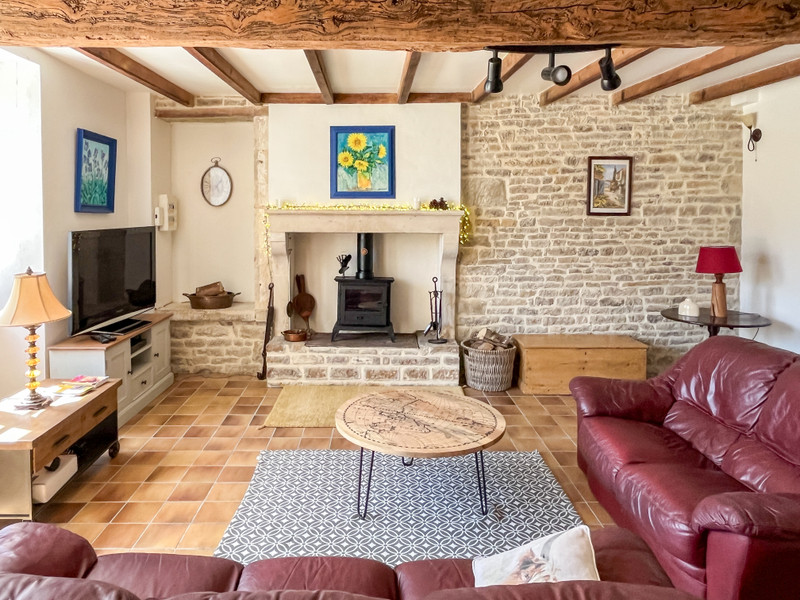 French property for sale in Empuré, Charente - €199,000 - photo 2