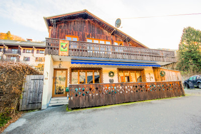 Chalet à vendre à Saint-Jean-d'Aulps, Haute-Savoie, Rhône-Alpes, avec Leggett Immobilier