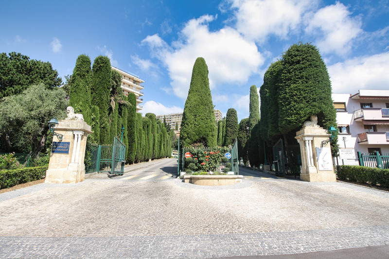 French property for sale in Nice, Alpes-Maritimes - €449,000 - photo 1