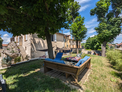 Maison à vendre à Irigny, Rhône, Rhône-Alpes, avec Leggett Immobilier