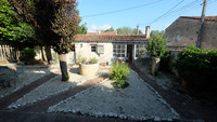 Propriété à vendre à Saint-Pierre-de-Juillers, Charente-Maritime - 235 000 € - photo n°13