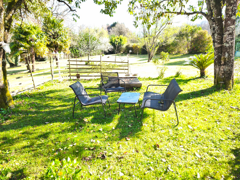 French property for sale in Charras, Charente - €381,600 - photo 7