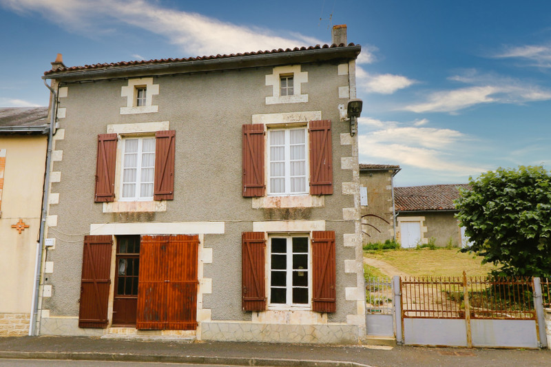 Maison à vendre à Saint-Romain, Vienne - 48.600 € - photo 1