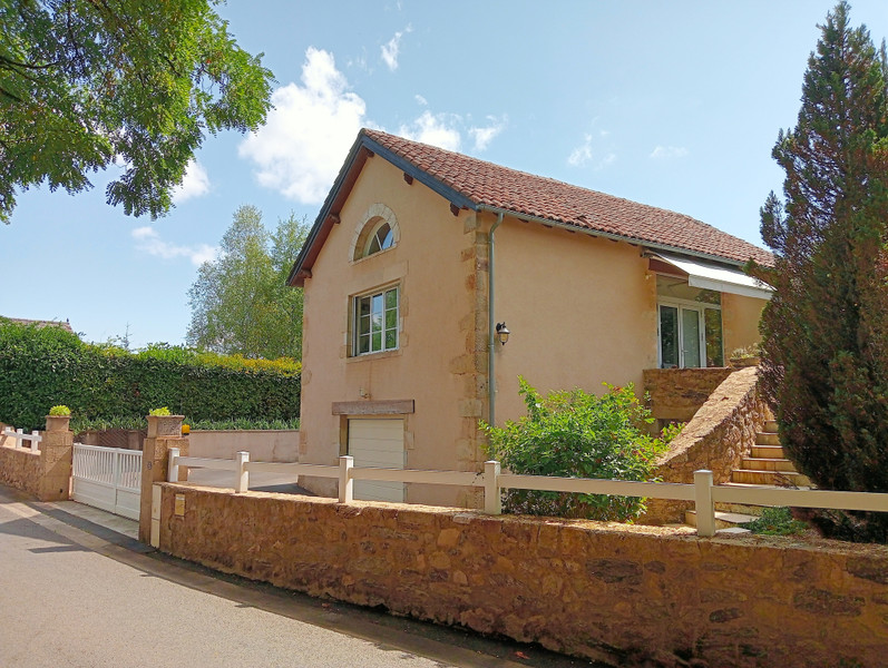 Maison à vendre à Montvert, Cantal - 232.190 € - photo 1