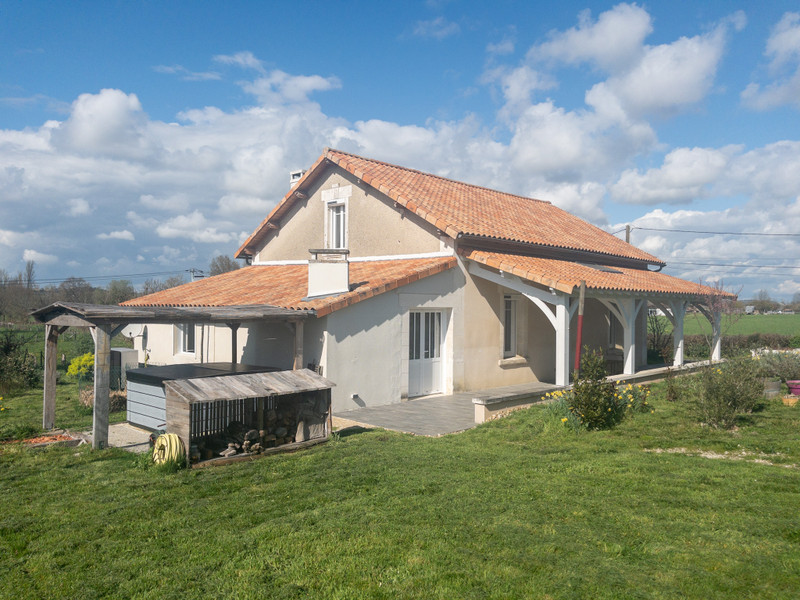 French property for sale in Bonnes, Charente - €240,000 - photo 5