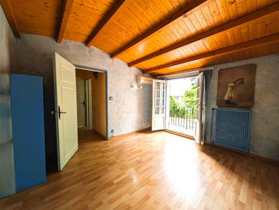 French property for sale in Avignon, Vaucluse - €259,000 - photo 9