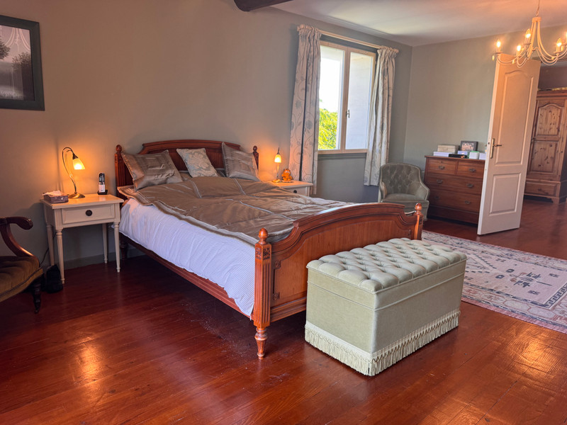 French property for sale in Brossac, Charente - €450,000 - photo 4