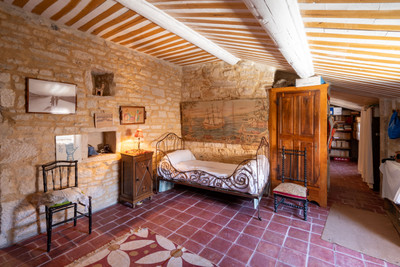 
 Important, large historic stone house, perfectly restored; 10 rooms, in the renaissance village of Barjac 
