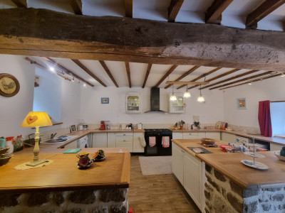 French property for sale in Carelles, Mayenne - €333,900 - photo 3