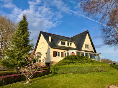 Maison à vendre à Saint-Sulpice-les-Feuilles, Haute-Vienne, Limousin, avec Leggett Immobilier