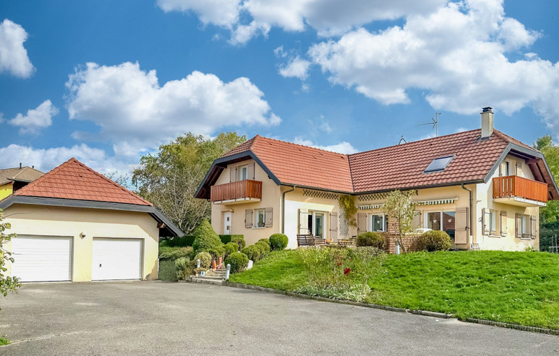 French property for sale in Neydens, Haute-Savoie - €895,000 - photo 0