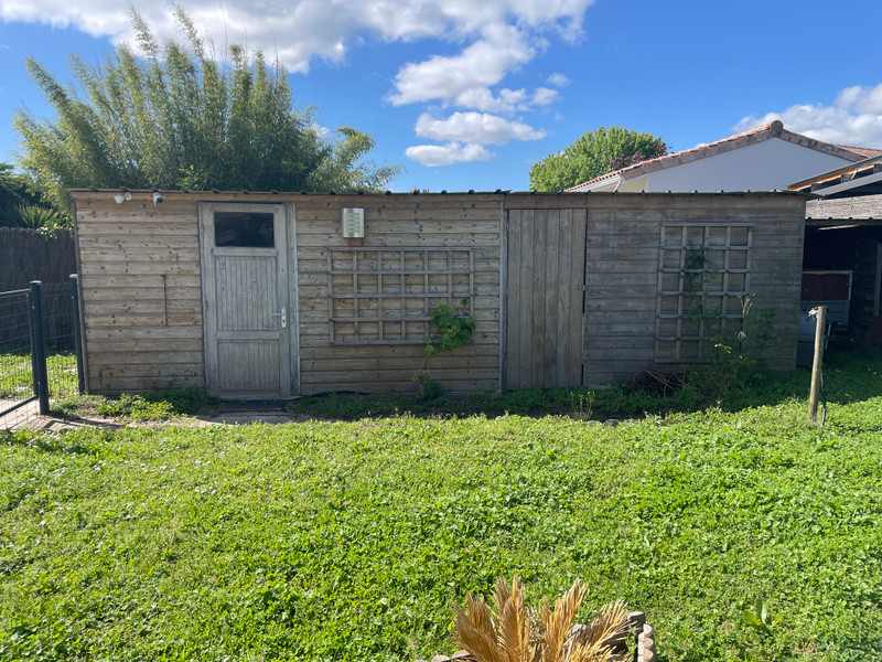 French property for sale in Izon, Gironde - €328,600 - photo 13