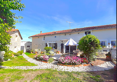 Maison à vendre à Gout-Rossignol, Dordogne, Aquitaine, avec Leggett Immobilier