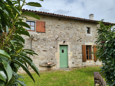 Maison à vendre à Messé, Deux-Sèvres, Poitou-Charentes, avec Leggett Immobilier