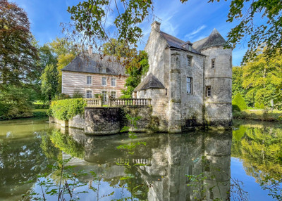 Historic Medieval Château with Moat, Drawbridge and Unique Cricket Heritage - 2 Hours from Paris CDG Airport