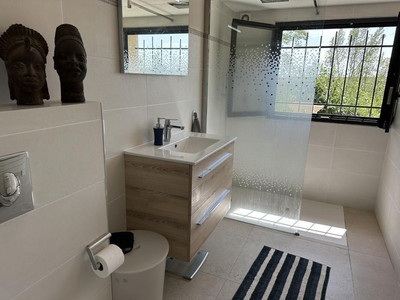 French property for sale in Magalas, Hérault - €590,000 - photo 3