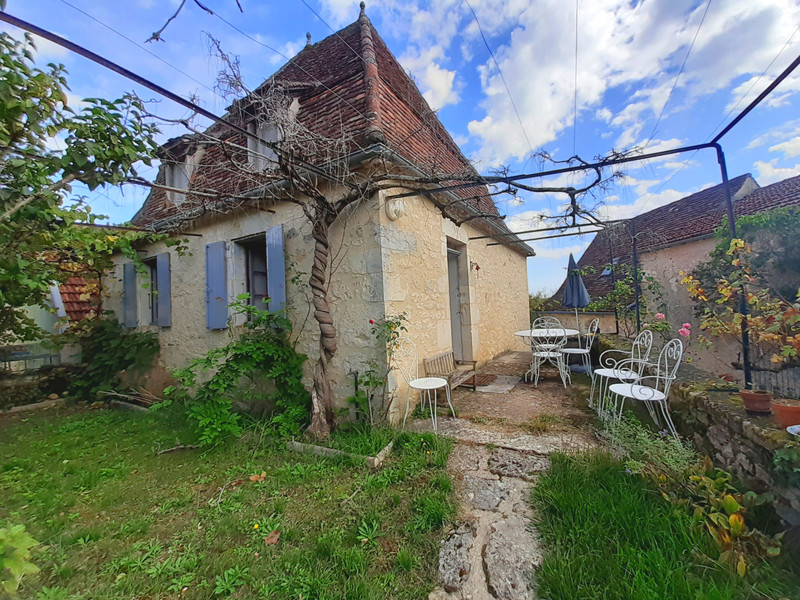 Maison à vendre à Lauzès, Lot - 242.000 € - photo 1