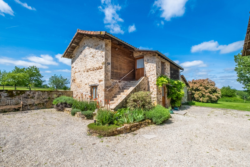 French property for sale in Oradour-sur-Vayres, Haute-Vienne - €689,000 - photo 3