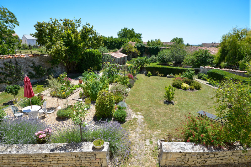French property for sale in Beauvais-sur-Matha, Charente-Maritime - €280,000 - photo 1