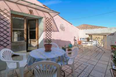 Maison à vendre à Lézan, Gard, Languedoc-Roussillon, avec Leggett Immobilier