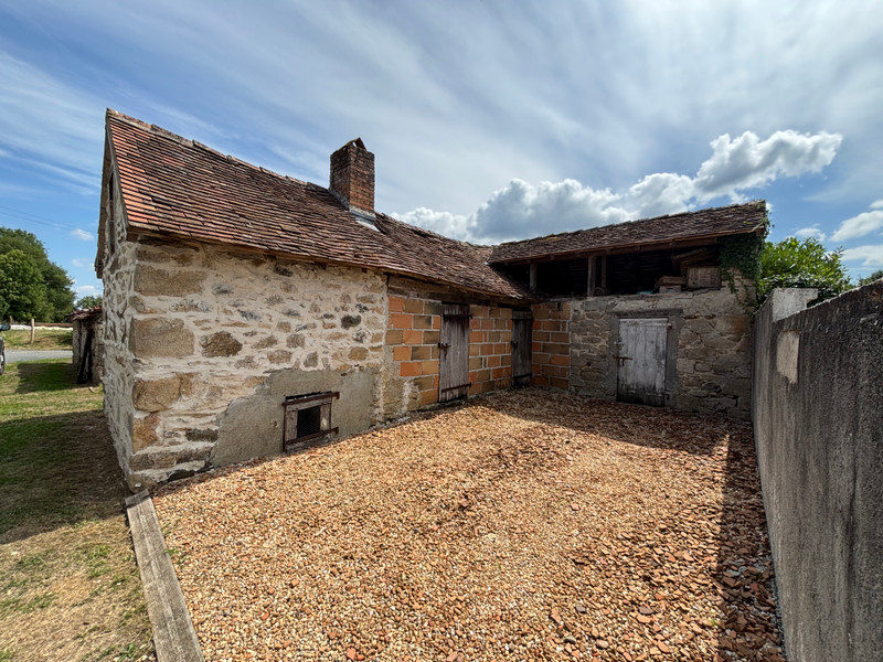 French property for sale in Ladignac-le-Long, Haute-Vienne - €140,000 - photo 3