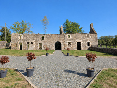 French property for sale in Plévin, Côtes-d'Armor - €815,000 - photo 2