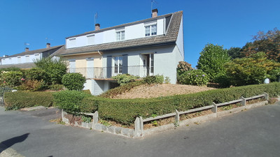 French property for sale in Flers, Orne - €120,000 - photo 2