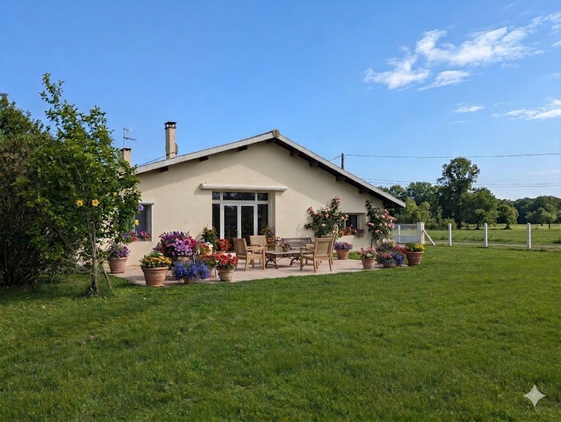 French property for sale in Cours-les-Bains, Gironde - €340,000 - photo 1