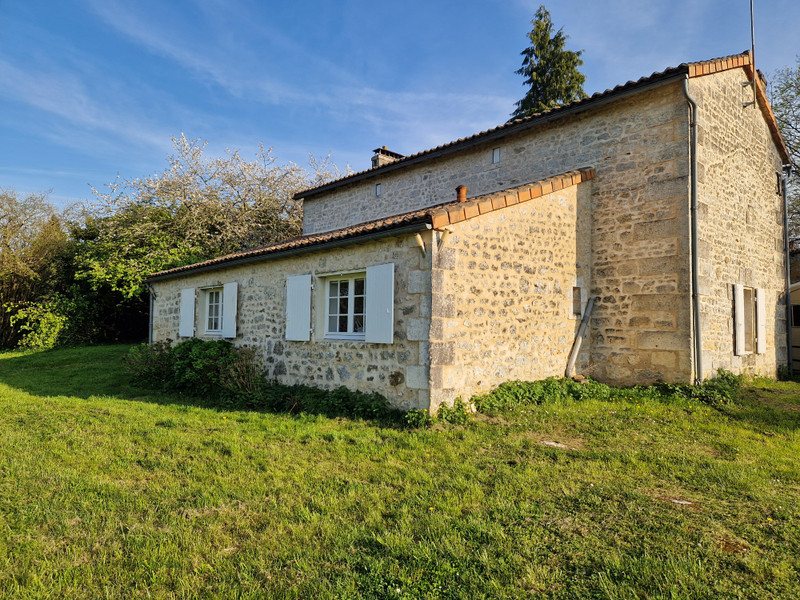 French property for sale in Angoulême, Charente - €190,000 - photo 1
