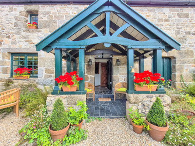 French property for sale in Saint-Servais, Côtes-d'Armor - €378,420 - photo 2