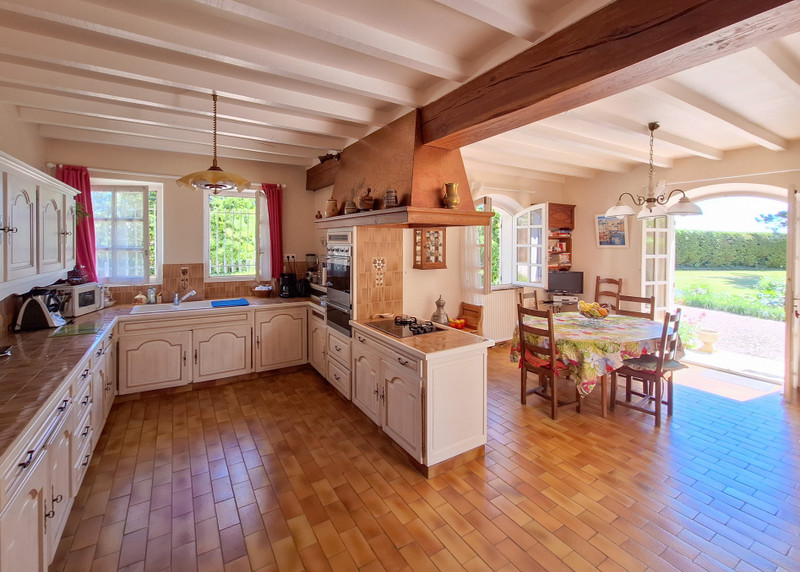 French property for sale in Pithiviers-le-Vieil, Loiret - €554,000 - photo 5