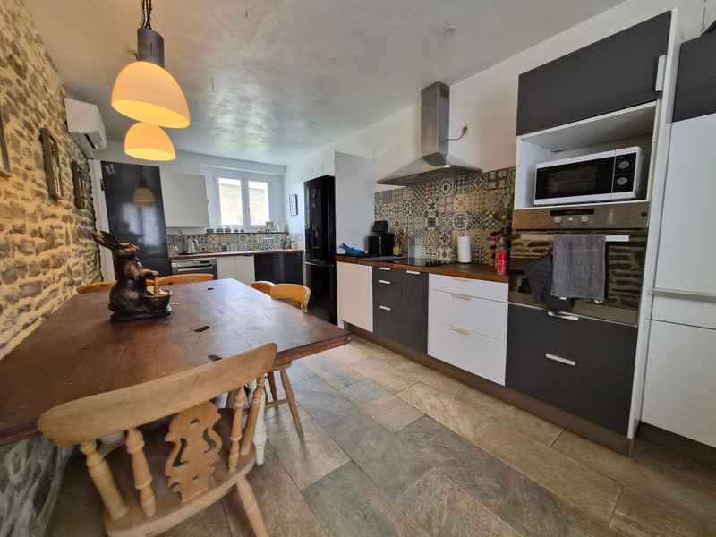 French property for sale in Fougerolles-du-Plessis, Mayenne - €136,250 - photo 1