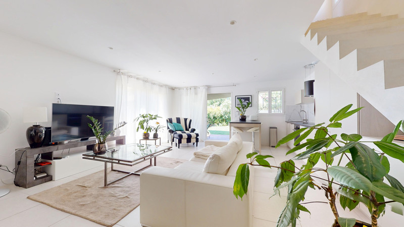French property for sale in Sanary-sur-Mer, Var - €745,000 - photo 3
