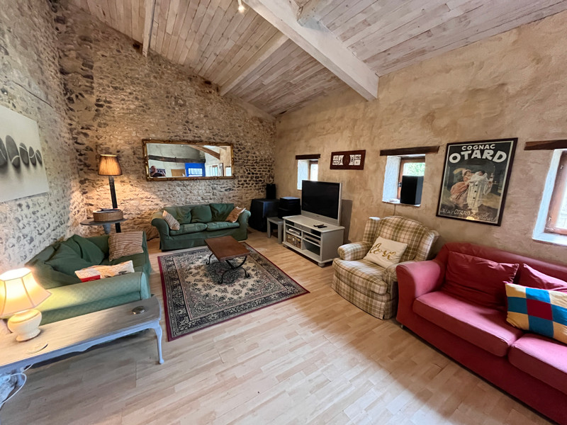 French property for sale in Pommiers-Moulons, Charente-Maritime - €449,440 - photo 6