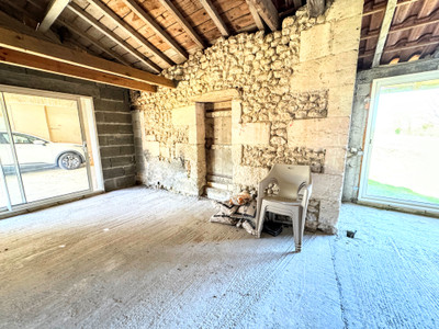 French property for sale in Yviers, Charente - €145,000 - photo 9