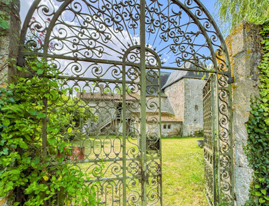 chateau for sale in Deux-Sèvres