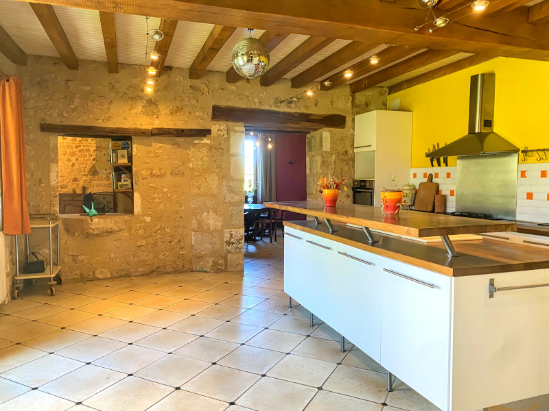 French property for sale in La Tâche, Charente - €374,000 - photo 3