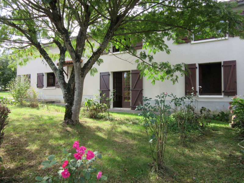 House for sale in ChâteauGarnier Vienne UNDER OFFER! Fantastic opportunity to update this