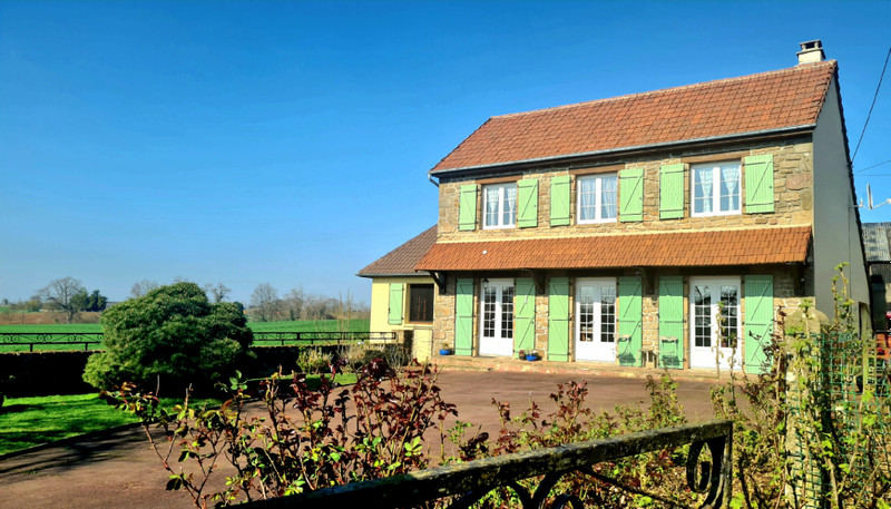 Maison à vendre à Gorron, Mayenne - 164.900 € - photo 1