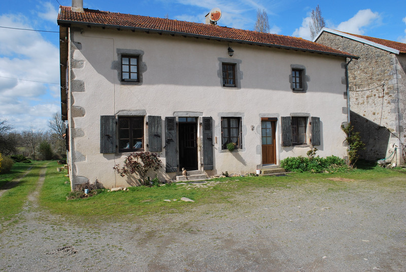 French property for sale in Lathus-Saint-Rémy, Vienne - &#8364;848,000 - photo 3