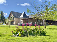 Maison à vendre à Hambers, Mayenne - 583.000 € - photo 1