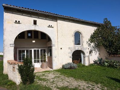 Maison à vendre à Vanzac, Charente-Maritime, Poitou-Charentes, avec Leggett Immobilier
