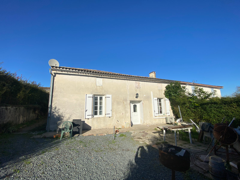 Maison à vendre à Barzan, Charente-Maritime - 167.400 € - photo 1