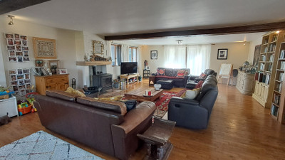 French property for sale in Cherval, Dordogne - €299,999 - photo 1